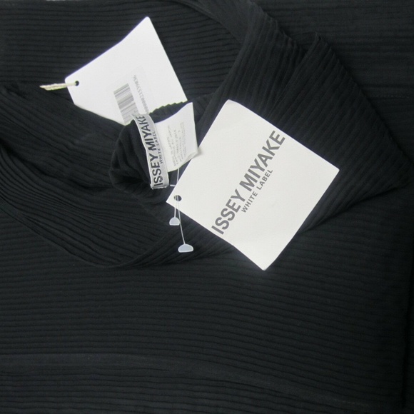 Brand New Issey Miyake Top Size 8 US Authentic - Picture 4 of 6